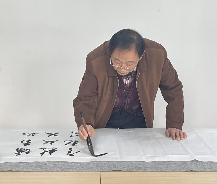 阳春墨韵-齐鲁艺术名家走进三泽（山东···